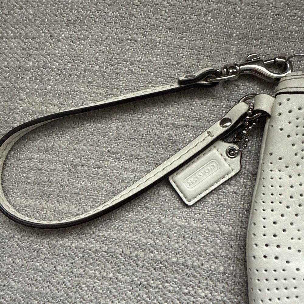 Coach Ivory Perforated Signature Leather Wristlet Pouch Zip Clutch Y2K - Picture 4 of 11